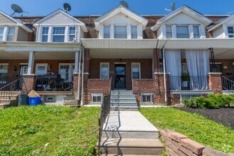 Building Photo - 2608 S 70th St