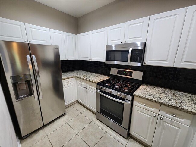 Foto del edificio - 220 Renaissance Pkwy NE