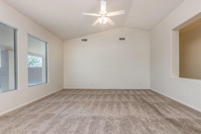 Foto del edificio - 24627 N 45th Dr