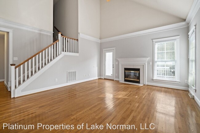 Building Photo - 4 br, 2.5 bath House - 807 Wismar Ct