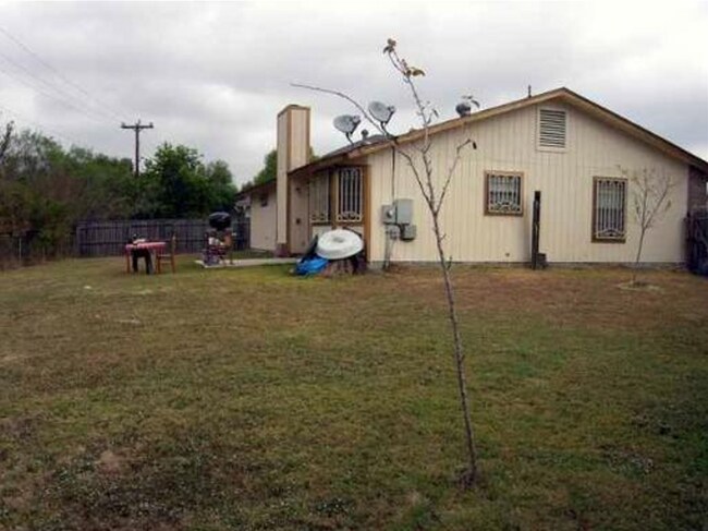 Building Photo - 3-Bedroom Home in Oxbow Neighborhood