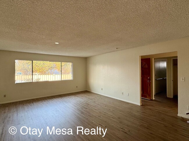 Building Photo - Spacious 3-Bed, 2-Bath Home in Imperial Beach