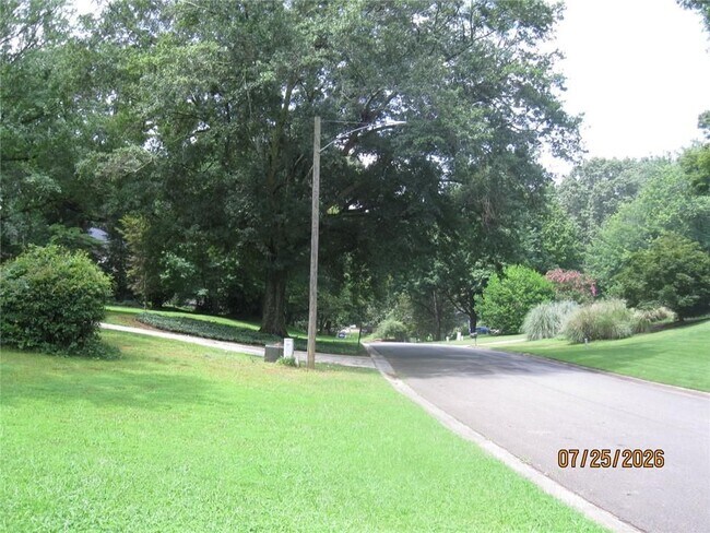Foto del edificio - 5159 Stratham Dr