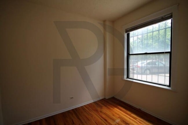 Building Photo - 0 bedroom in CHICAGO IL 60613
