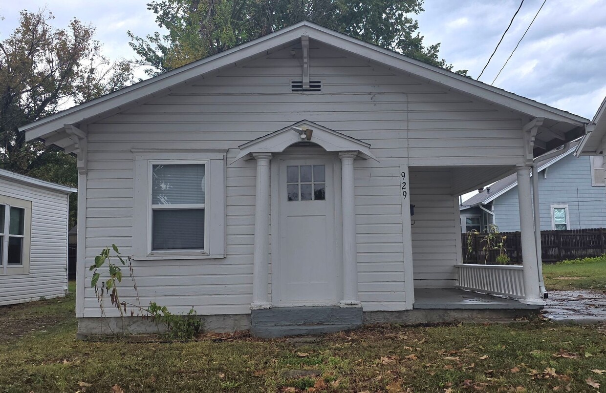 Primary Photo - Remodeled 2 Bedroom 1 Bathroom home for $795!