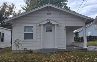 Building Photo - 929 E Turner St