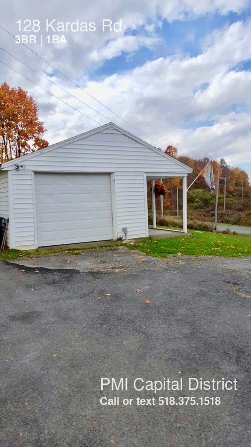 Building Photo - 128 Kardas Rd