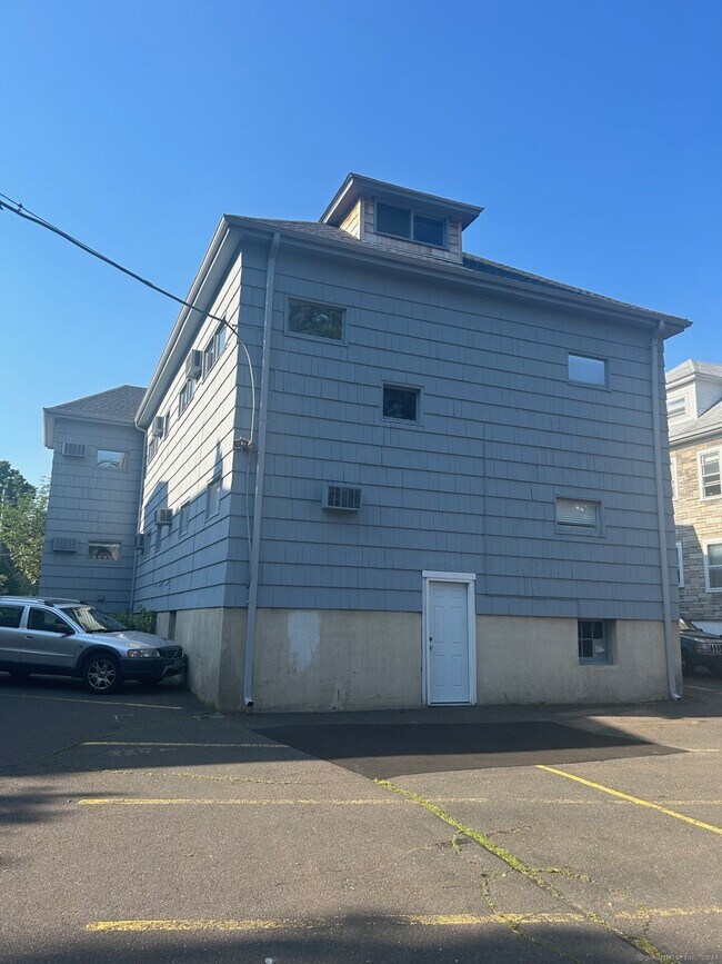 Building Photo - 777 Farmington Ave