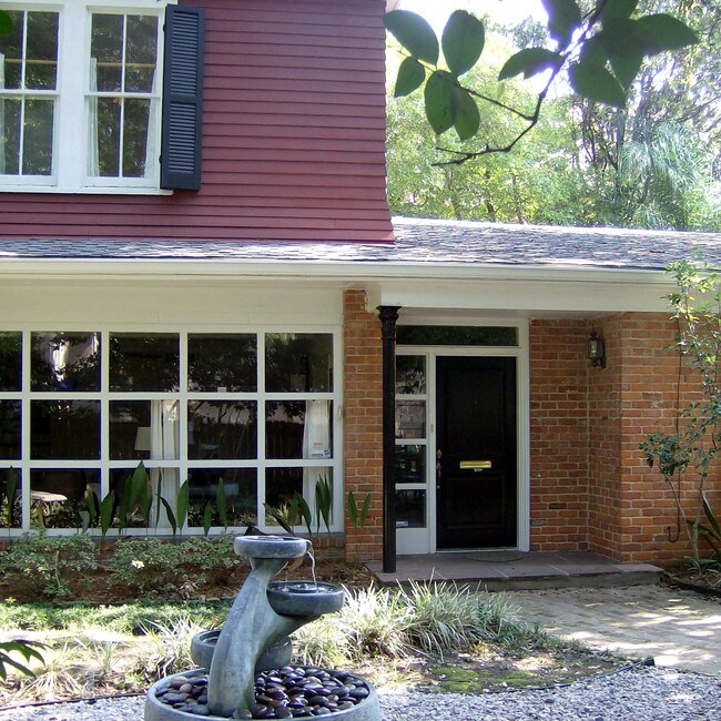 Building Photo - 6231 Marquette Pl