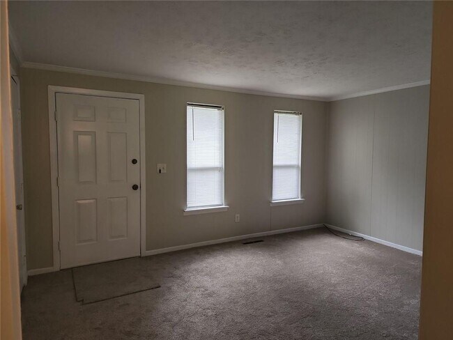Foto del edificio - 6400 Pleasant Dr