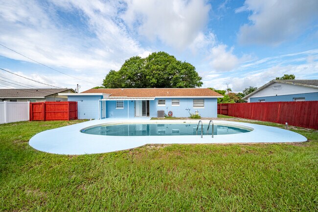 Building Photo - 961 Barbados Ave