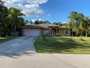 Building Photo - 5540 Allamanda Ave