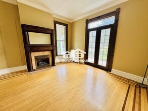 Building Photo - 2200 Fremont Ave S