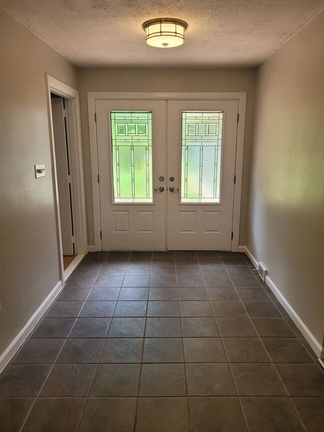 Building Photo - THALIA SHORES - Beautiful Custom Four Bedr...