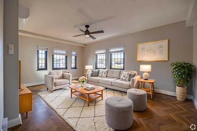 Apartamento de 2 habitaciones y 918 pies cuadrados. - Hyde Park Terrace