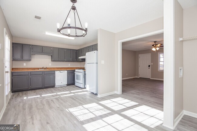 Foto del edificio - 180 Davis Mill Way