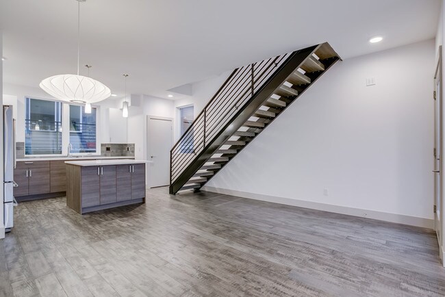 Foto del edificio - 2358 Franklin Ave E