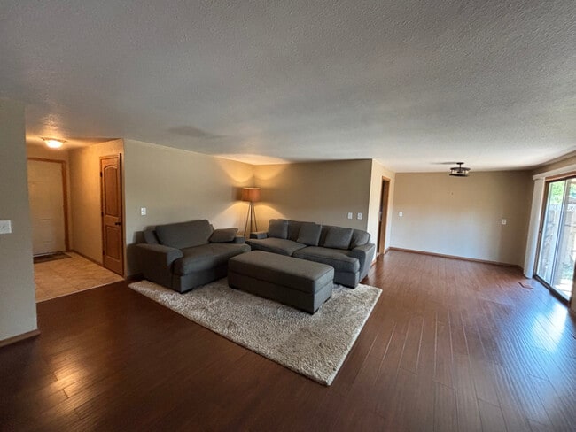 Foto del edificio - 114 175th St S