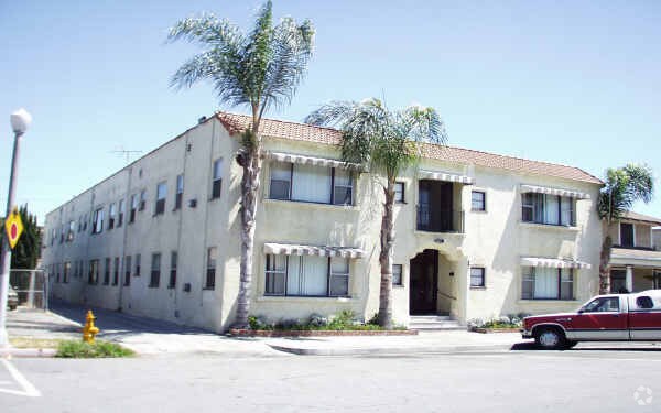 Foto del edificio - 820 Cedar Ave