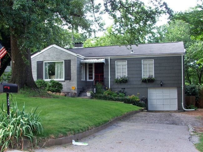Building Photo - Cute 3 bedroom, 1 bath house in Homewood!