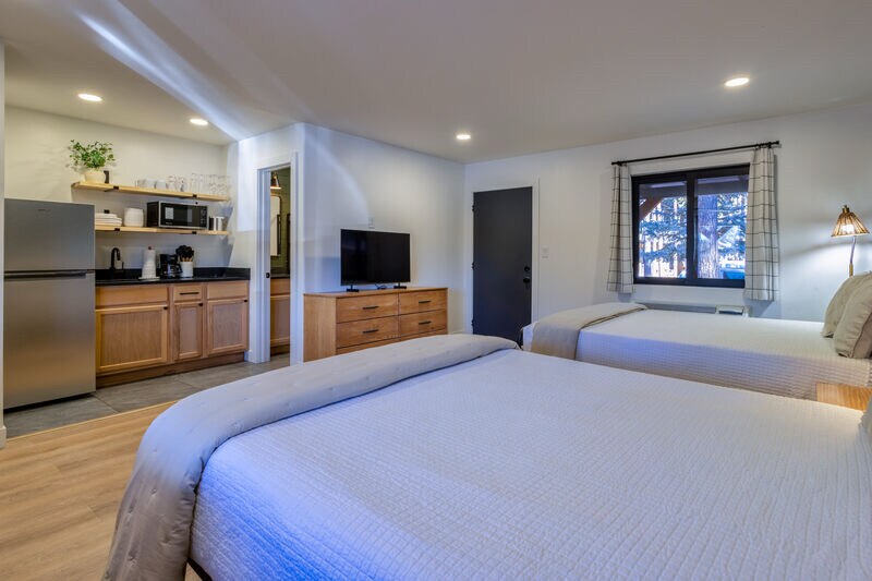 Foto principal - 1078 E White Mountain Blvd