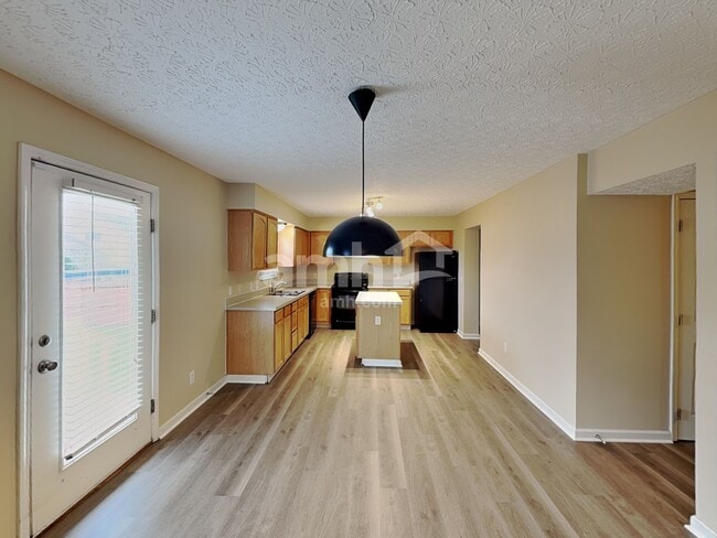 Building Photo - 522 Hunnicut Dr