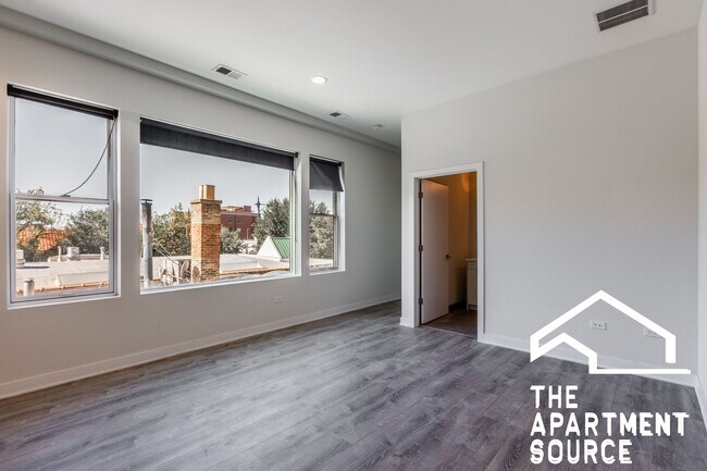 Foto del edificio - 2247 W Lawrence Ave