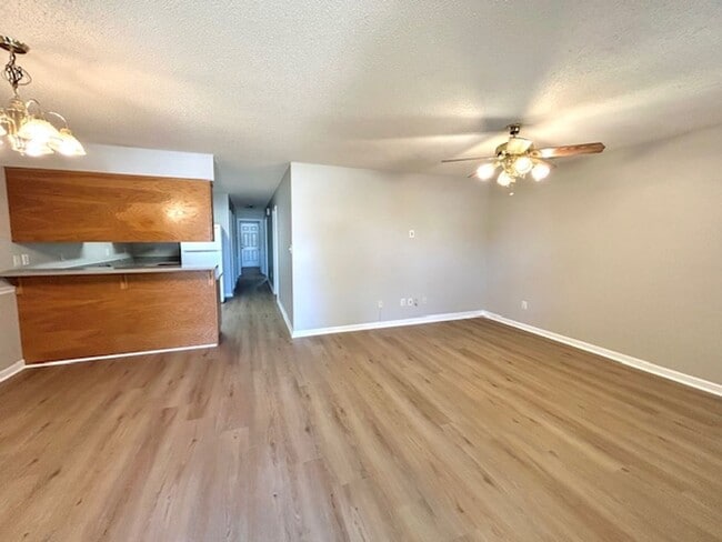 Building Photo - 124 Railroad Ridge Rd