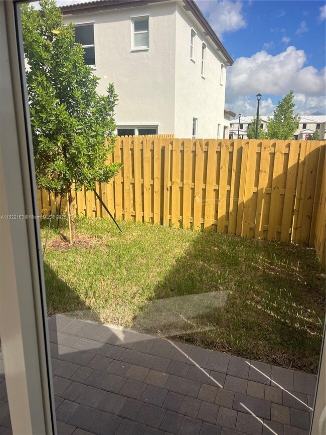 Foto del edificio - 2633 SE 27th Dr