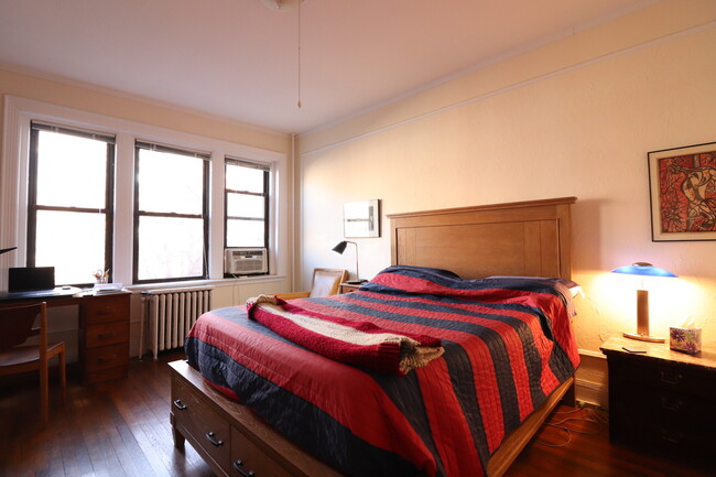 1st bedroom - 32 Park St