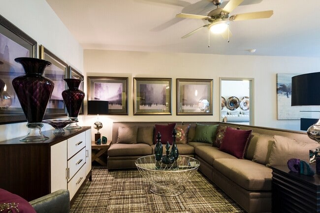 Photo - Urban Luxury, Perfect Location Apartment