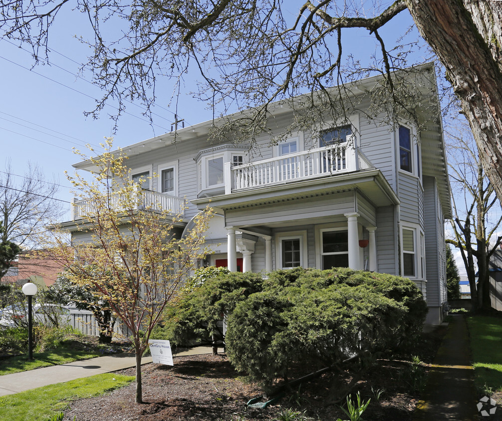 Building Photo - 1903 NE 8th Ave