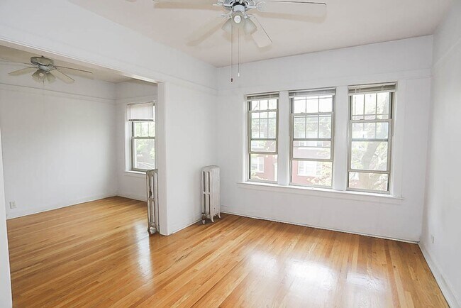 Foto del edificio - 5103 N Winchester Ave