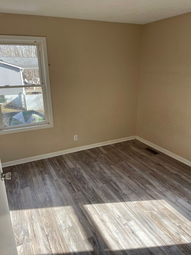 Foto del edificio - 2129 Ferry Rd