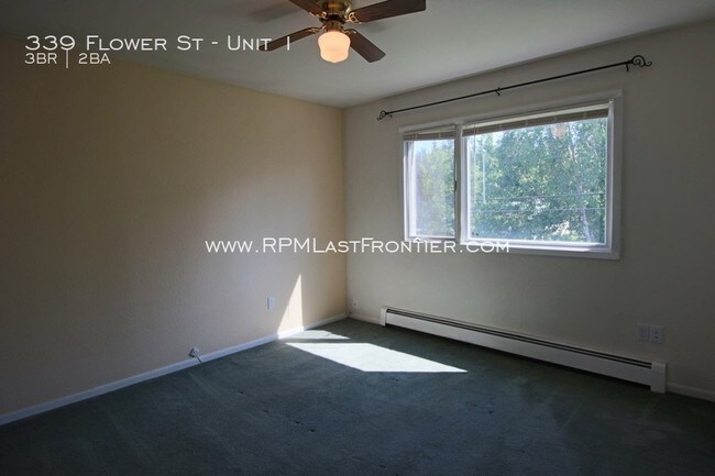 Building Photo - 339 Flower St
