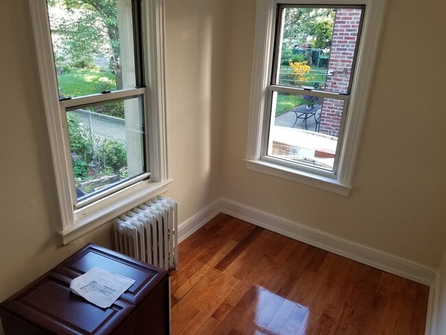 small bedroom - 8311 164th St