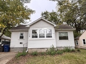 Building Photo - 1229 Merle Hay Rd