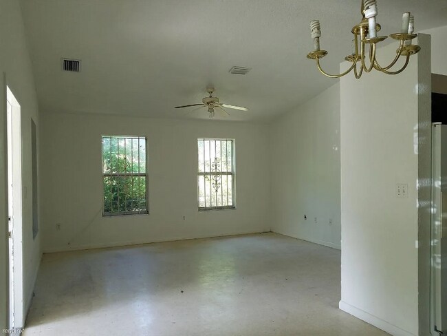 Foto del edificio - 7521 NW 3rd Ave