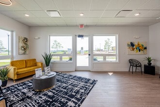 Building Photo - Juniper Row Townhomes