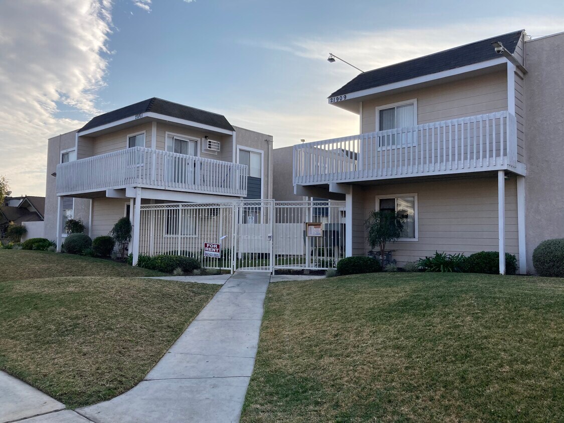 Foto principal - 21911 Claretta Ave