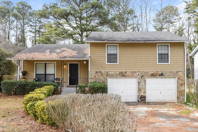 Building Photo - 2465 Fairway Cir SW