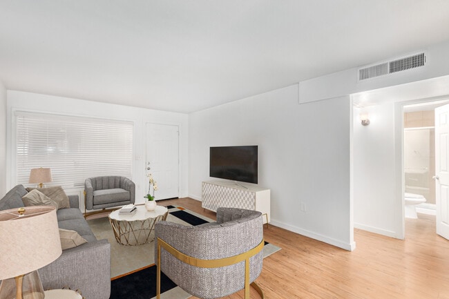 Building Photo - Decco 109 | Tempe Apartments