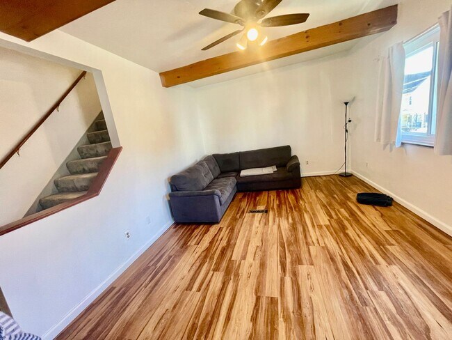 Foto del edificio - 3 Bed 1 Bath- Pittsburgh PA