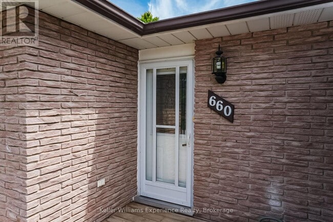 Building Photo - 660 Harvey Ave