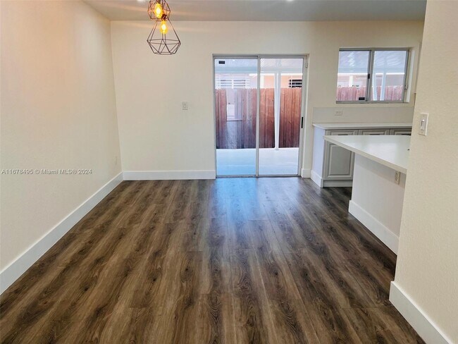 Foto del edificio - 18384 NW 76th Pl