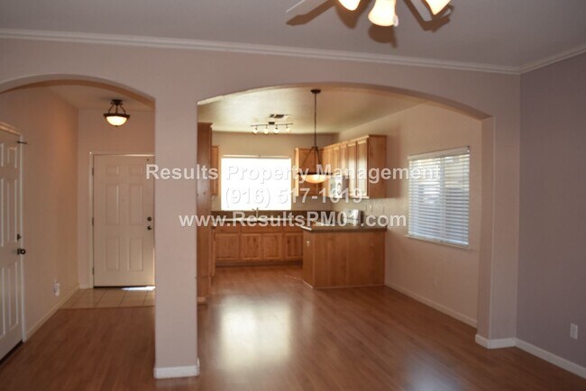 Building Photo - 3 br, 2.5 bath House - 1466 Grey Bunny Dr