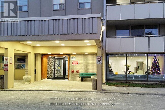 Photo du bâtiment - 1338 York Mills Rd