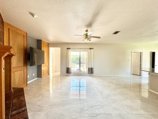 Building Photo - 1303 Kenshire Ct