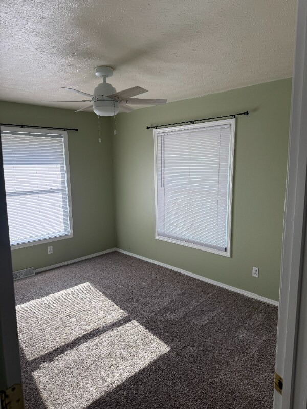 Foto del edificio - 3017 E Hawkins St