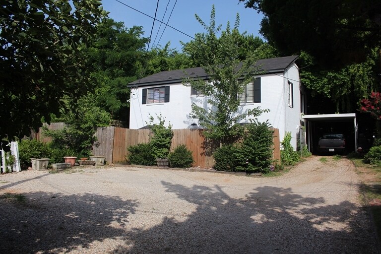 Building Photo - 843 Heard Ave